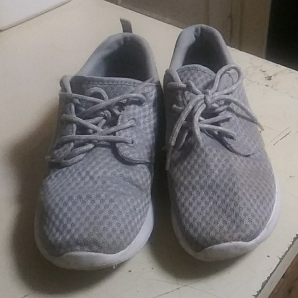 Workout sneakers - Picture 2 of 3